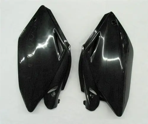 Kup teraz UFO BOCZKI TYLNE HONDA CRF 250R ‘04-‘05 KOLOR CZARNY