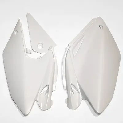 UFO BOCZKI TYLNE HONDA CRF 250X ‘04-17 KOLOR BIAŁY Łatwy zwrot