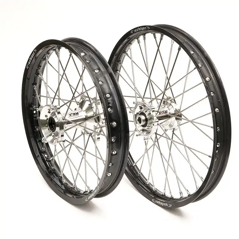 REX WHEELS KOMPLETNE KOŁO PRZEDNIE 21 CALI REX 21-1,60 CZARNA FELGA/SREBRNA PIASTA 22MM DO BETA 250/300RR ‘13- Wybór klientów