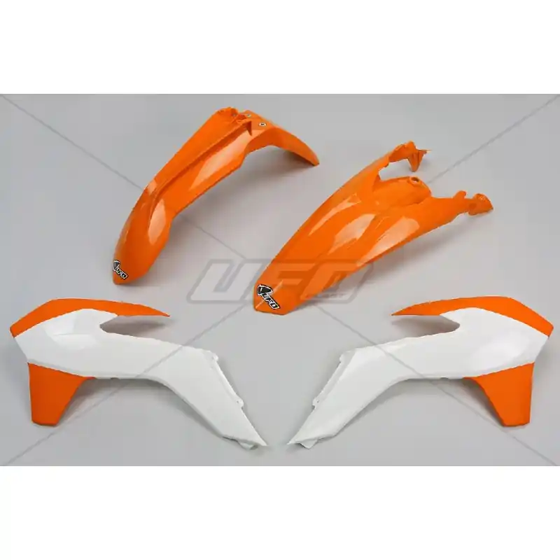 Zamów teraz UFO KOMPLET PLASTIKÓW KTM EXC ‘14- ‘16, KOLOR OEM ‘15- ‘16 (POMARAŃCZOWY/BIAŁY) (KT516E999W)